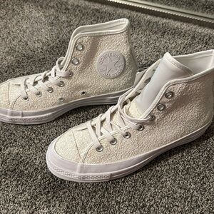NWT sparkle white converse